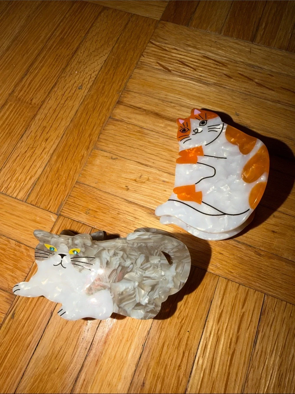 Cat Resin Hair Claw Clips - White with Orange & Gray Accents